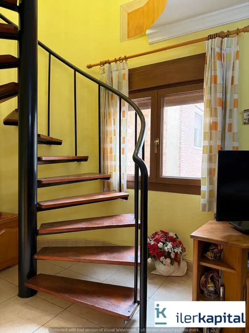 Maisonette zum Verkauf in Lleida mit Klimaanlage, Heizung und Terrasse