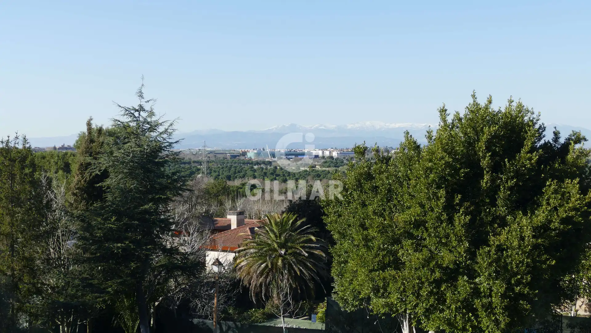 Vista exterior de Casa o chalet en venta en Pozuelo de Alarcón con Calefacción, Jardín privado y Piscina