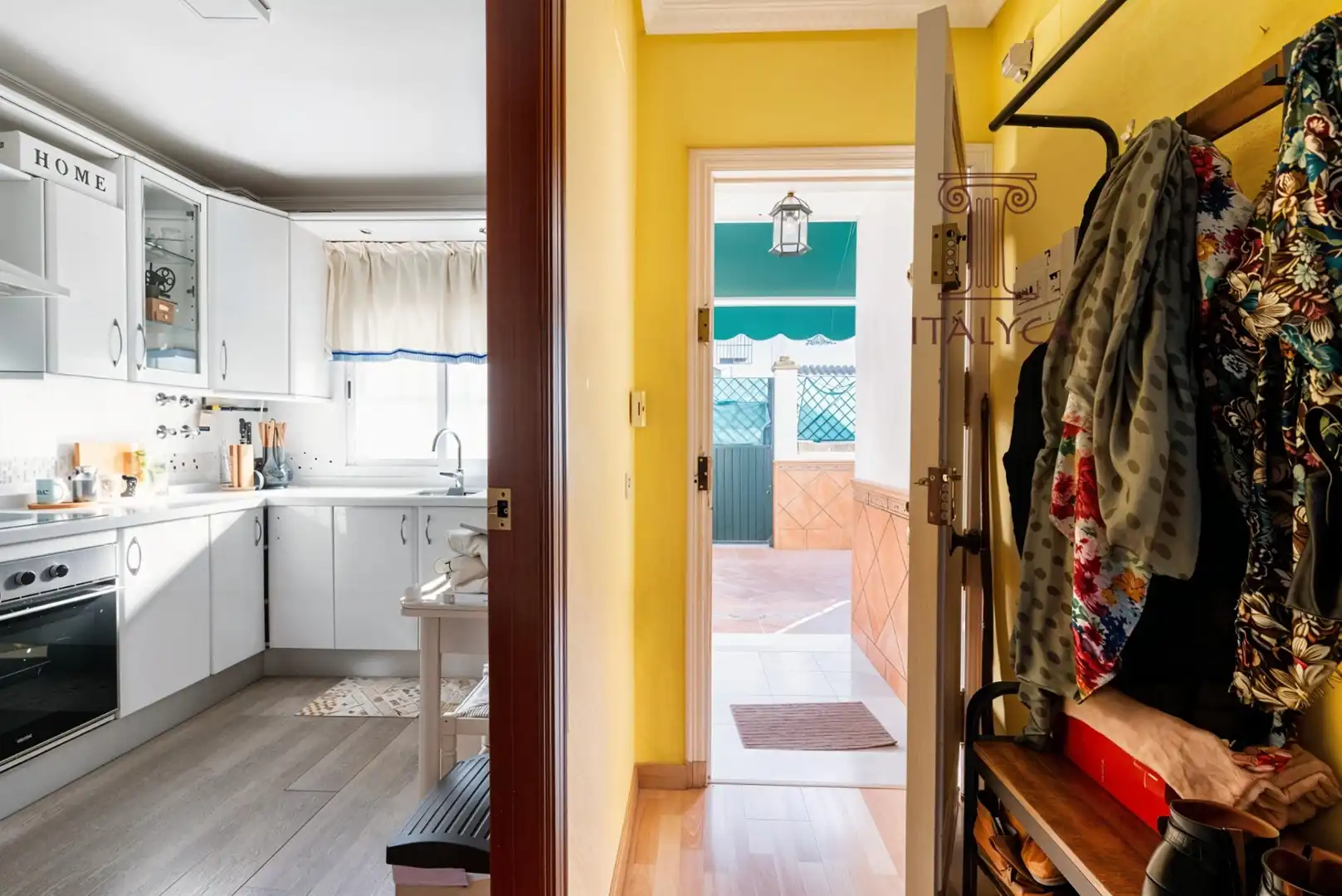 Casa adosada en venta en Tomares con Aire acondicionado, Terraza y Trastero