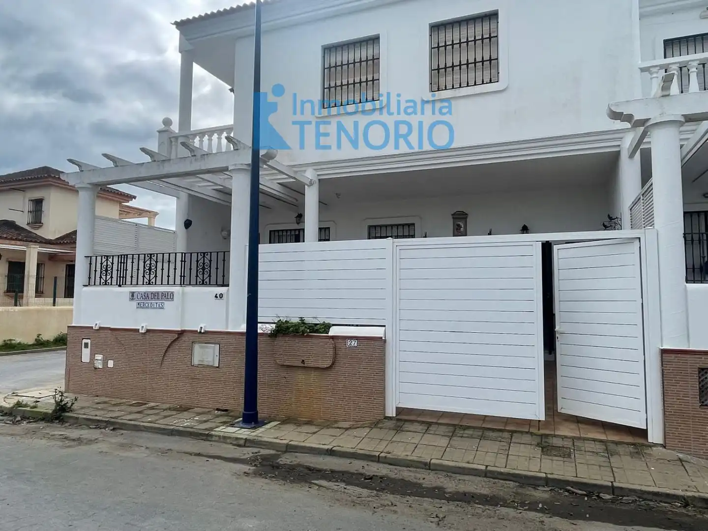 Adossat amb terrassa en venda a casa del palo 40