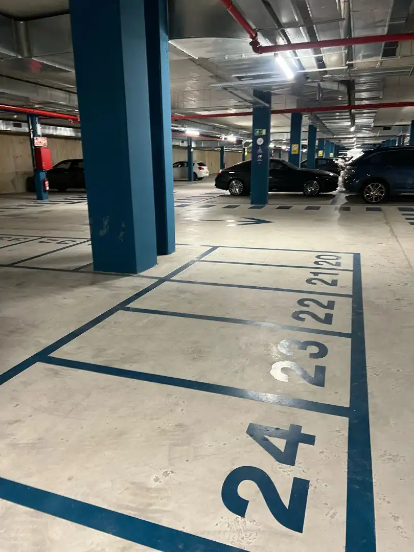 Parcheggio con ascensore in affitto a Carrer del Doctor Trueta 209