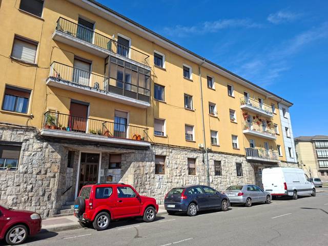 Planta baja en Venta en Calle Calle del Río Piloña, 11 en Ventanielles