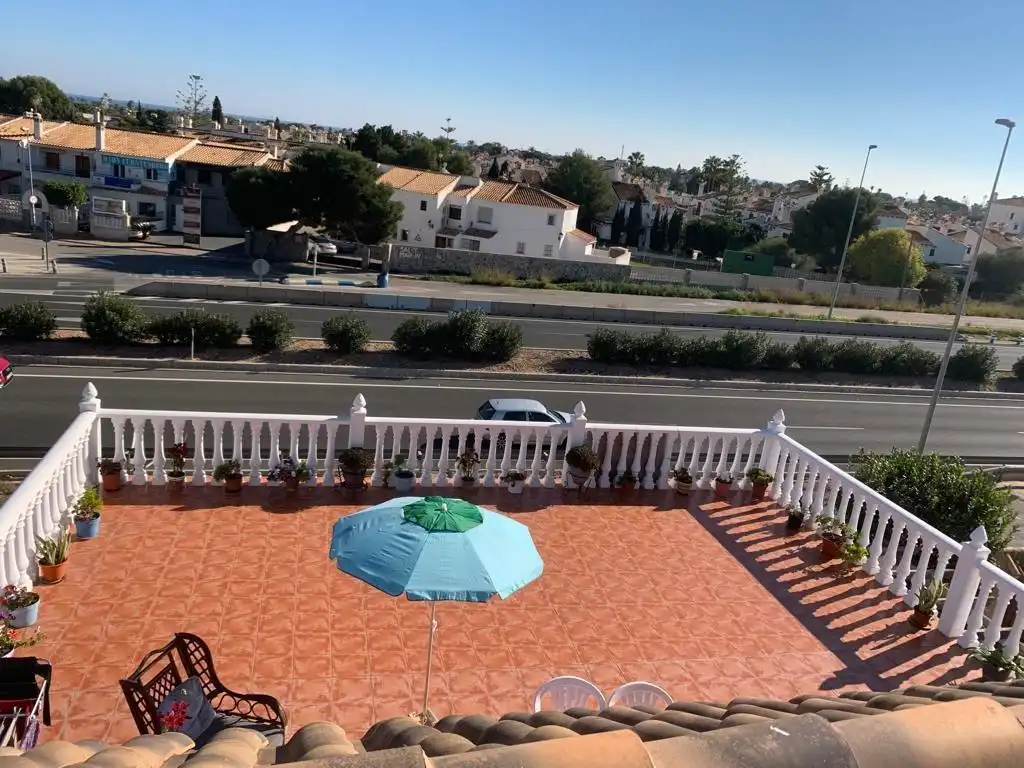 Terrassa de Casa o xalet en venda en Orihuela amb Aire condicionat, Calefacció i Jardí privat