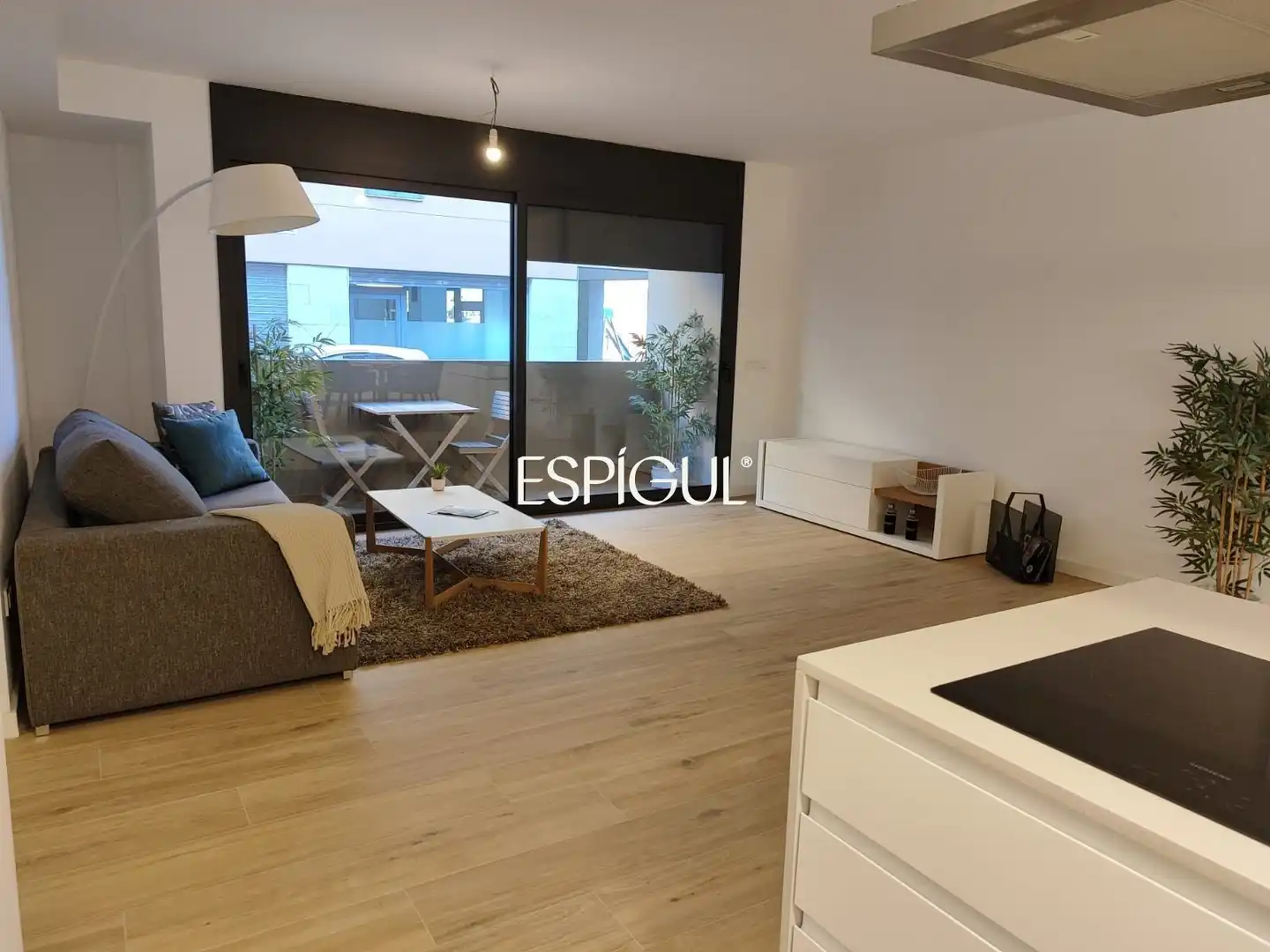 Wohnzimmer von Wohnung zur Miete in Fornells de la Selva mit Terrasse, Ofen und Mikrowelle