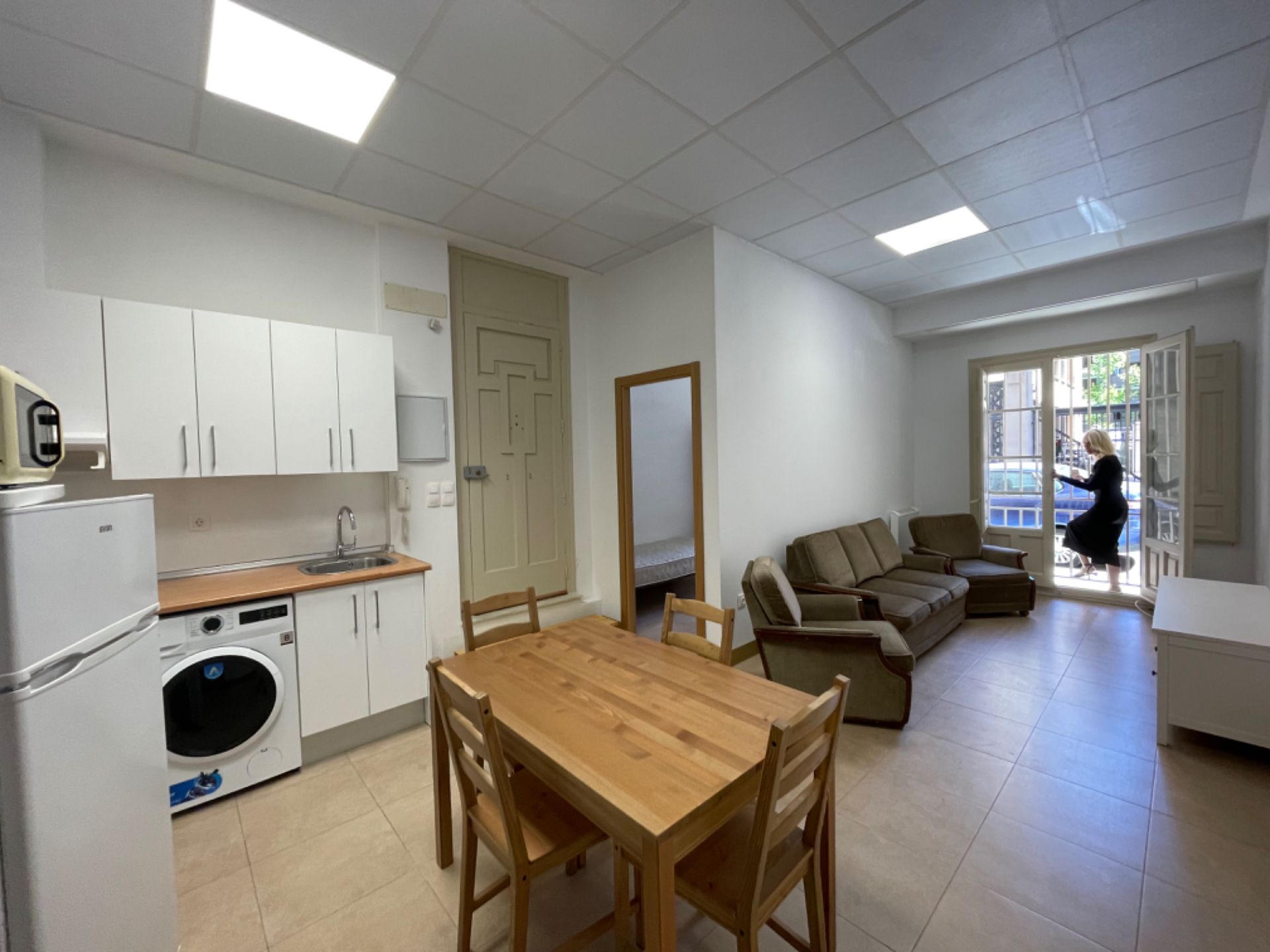 Apartamento de alquiler en  Zaragoza Capital con Calefacción, Amueblado y Lavadora