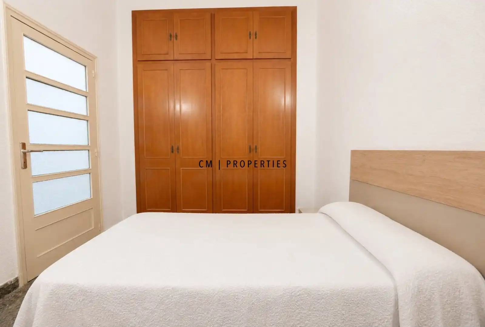 Schlafzimmer von Wohnung zur Miete in Valencia mit Klimaanlage, Heizung und Terrasse