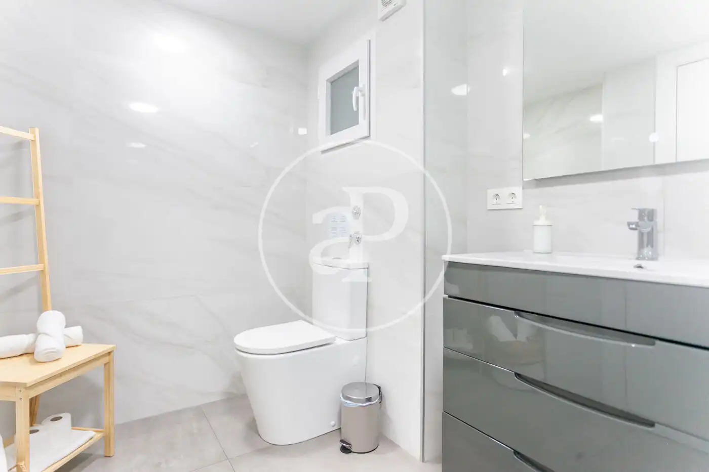 Bathroom of Flat for sale in Valencia  with Air Conditioner and Heating