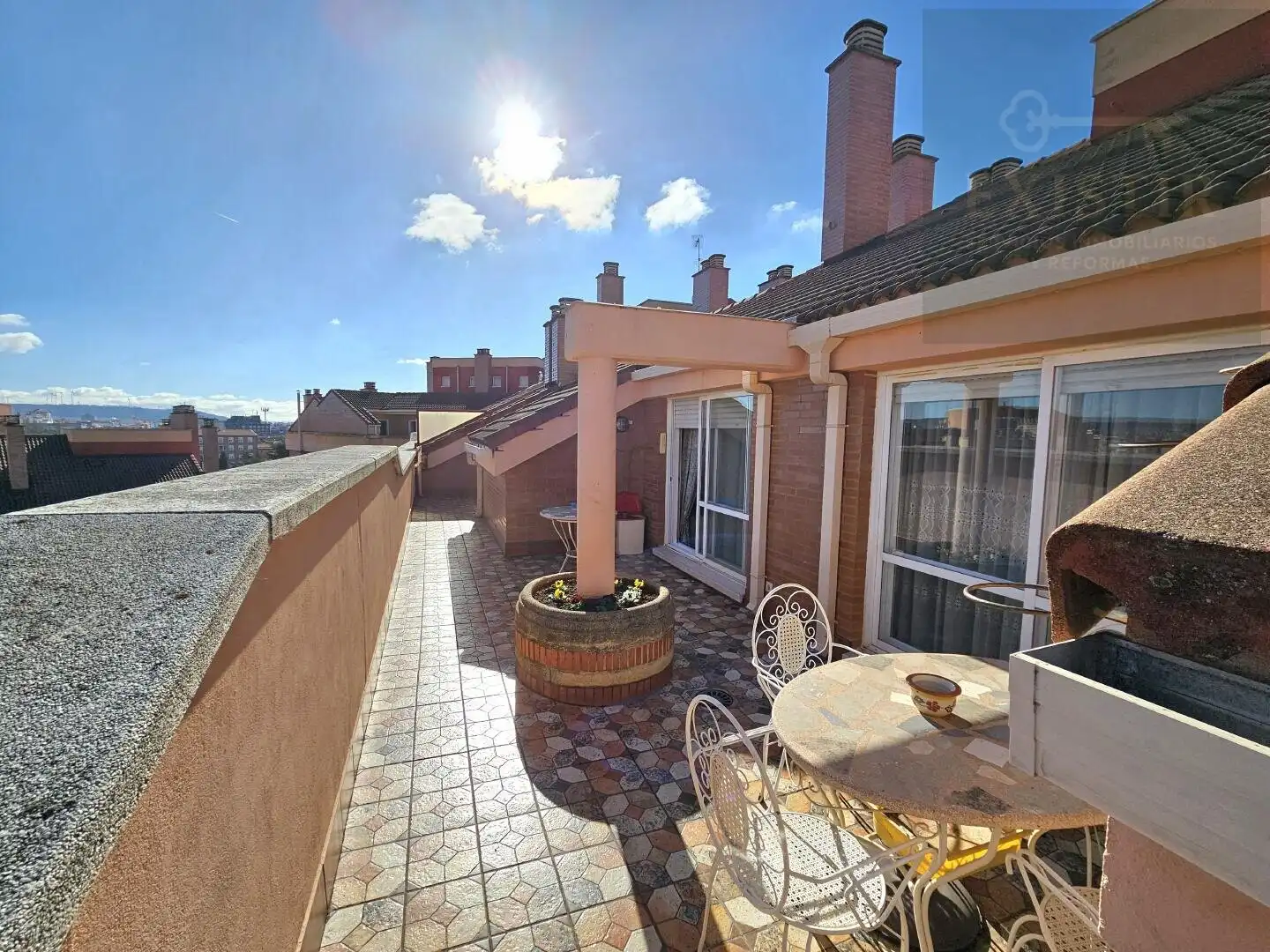 Attic for sale in San Antonio