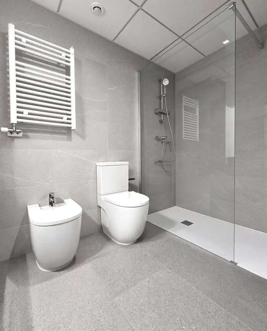 Baño de Piso en venta en Reus con Aire acondicionado, Calefacción y Terraza