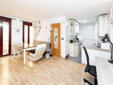 Apartament amb balcó en venda a Calle Comendadoras de Santiago