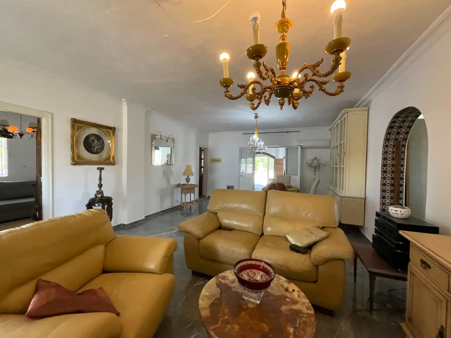 Sala d'estar de Finca rústica en venda en Coín amb Jardí privat i Piscina