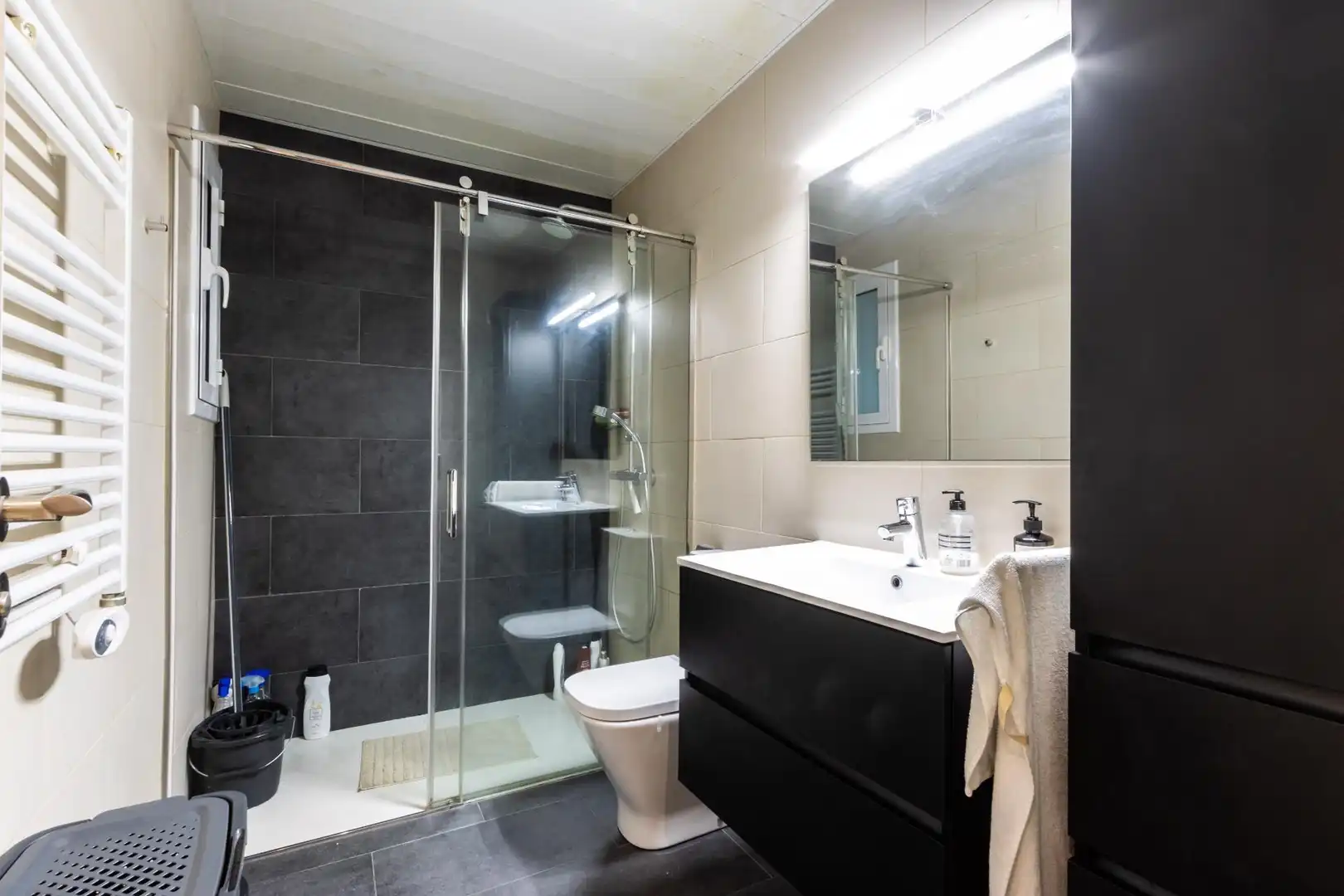 Baño de Planta baja en venta en Santa Perpètua de Mogoda, Barcelona