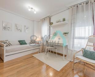 Study to rent in Rosal, Parque San Francisco - Uría