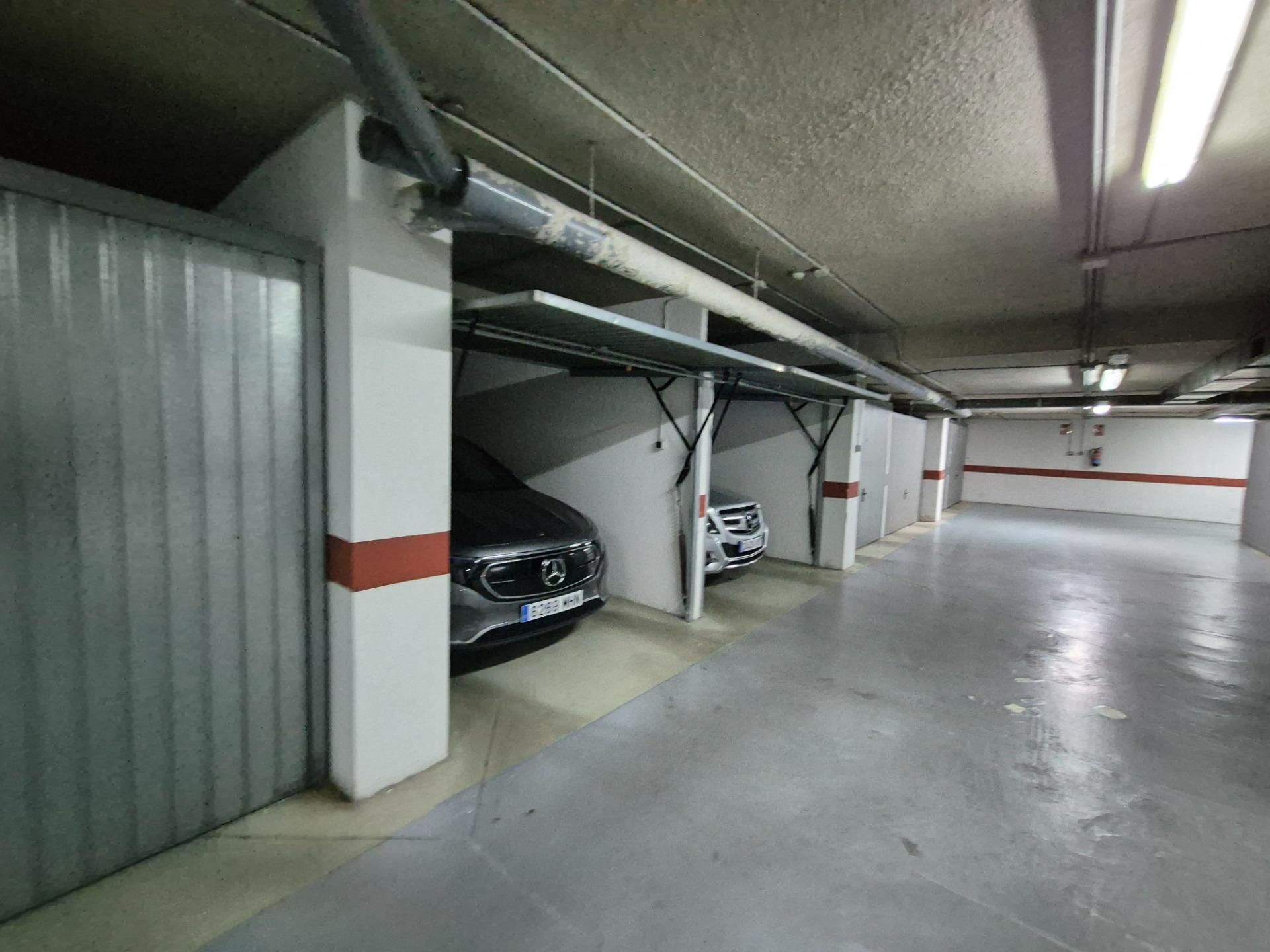 Aparcament de Àtic en venda en Elda amb Terrassa i Balcó