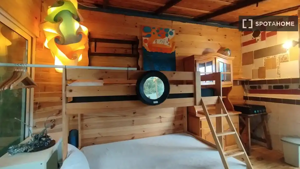 Schlafzimmer von Wohnung zur Miete in Sant Cebrià de Vallalta mit Klimaanlage, Heizung und Möbliert