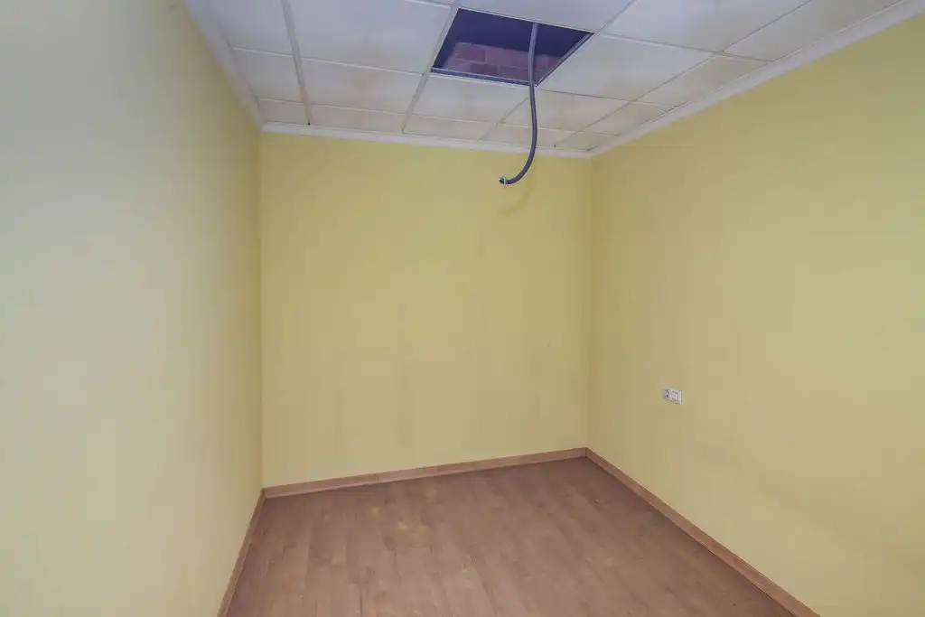 Business premises for sale in Av República Argentina, imagen 16