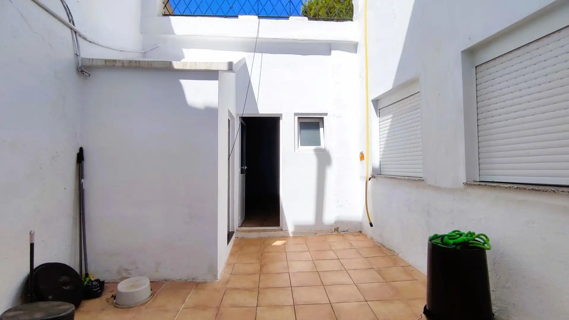 Vista exterior de Casa o xalet en venda en Tavernes de la Valldigna amb Aire condicionat, Terrassa i Traster