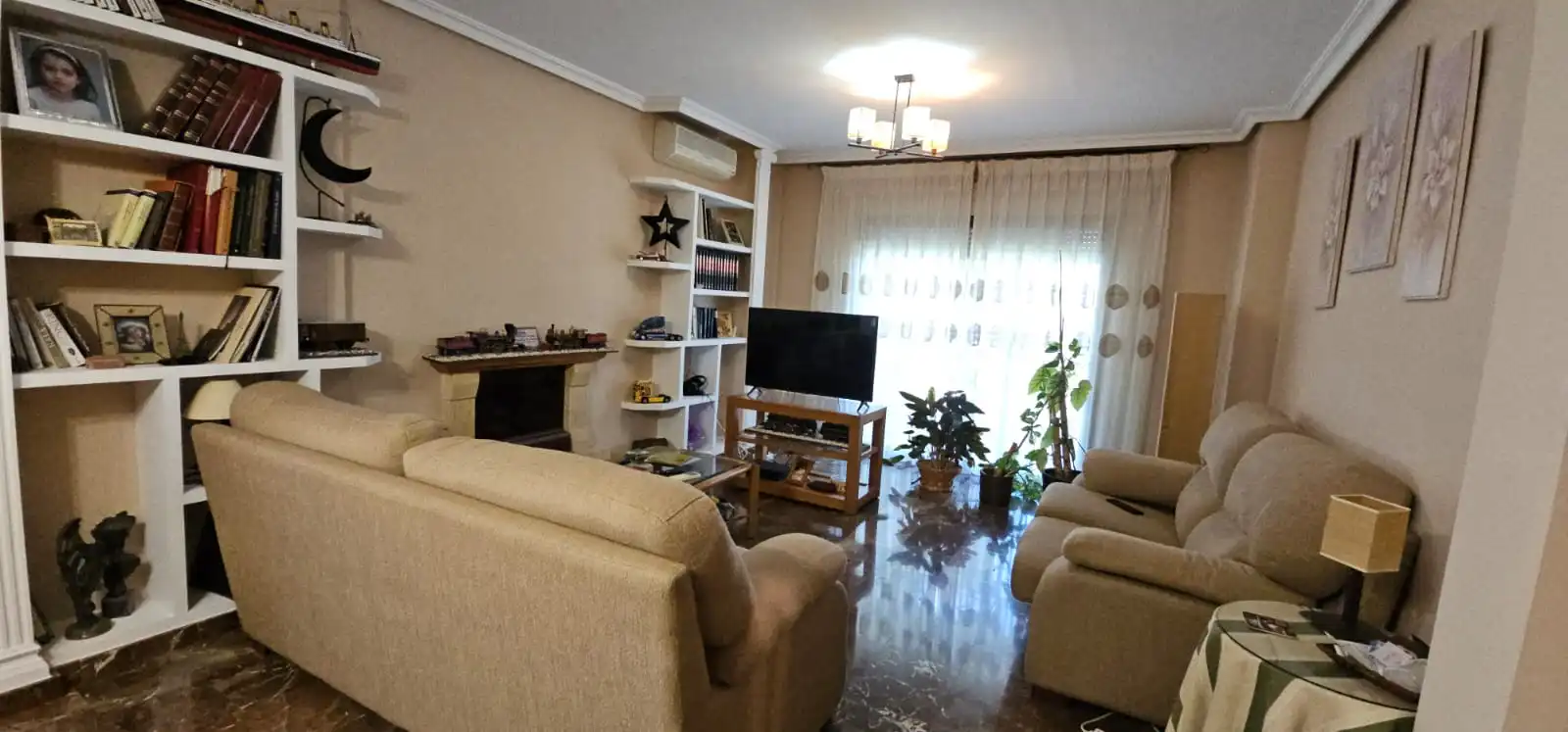 Sala d'estar de Casa o xalet en venda en Puertollano amb Aire condicionat, Calefacció i Jardí privat