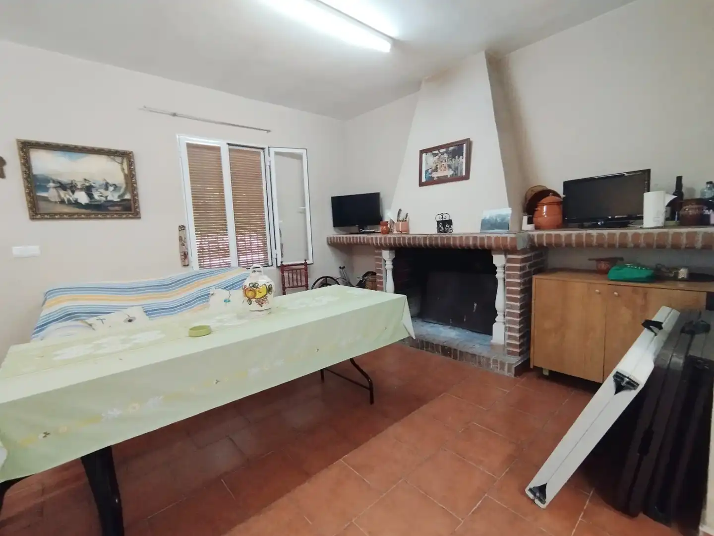 Sala d'estar de Finca rústica en venda en Argamasilla de Alba amb Jardí privat, Piscina i Moblat