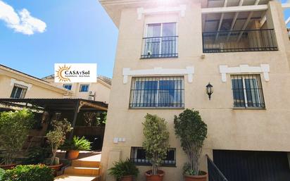 Exterior view of Single-family semi-detached for sale in Alhaurín de la Torre  with Air Conditioner and Terrace