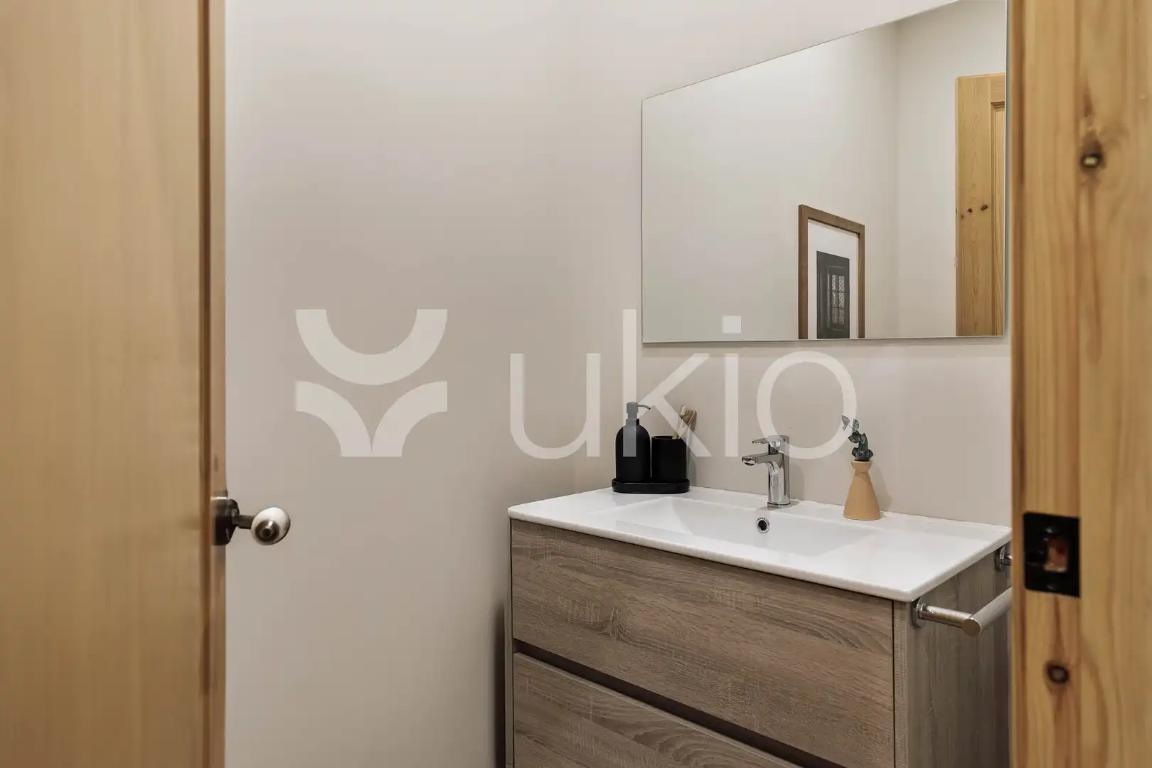 Bathroom of Apartments for rent in Barcelona  with Air Conditioner, Heating and Furnished