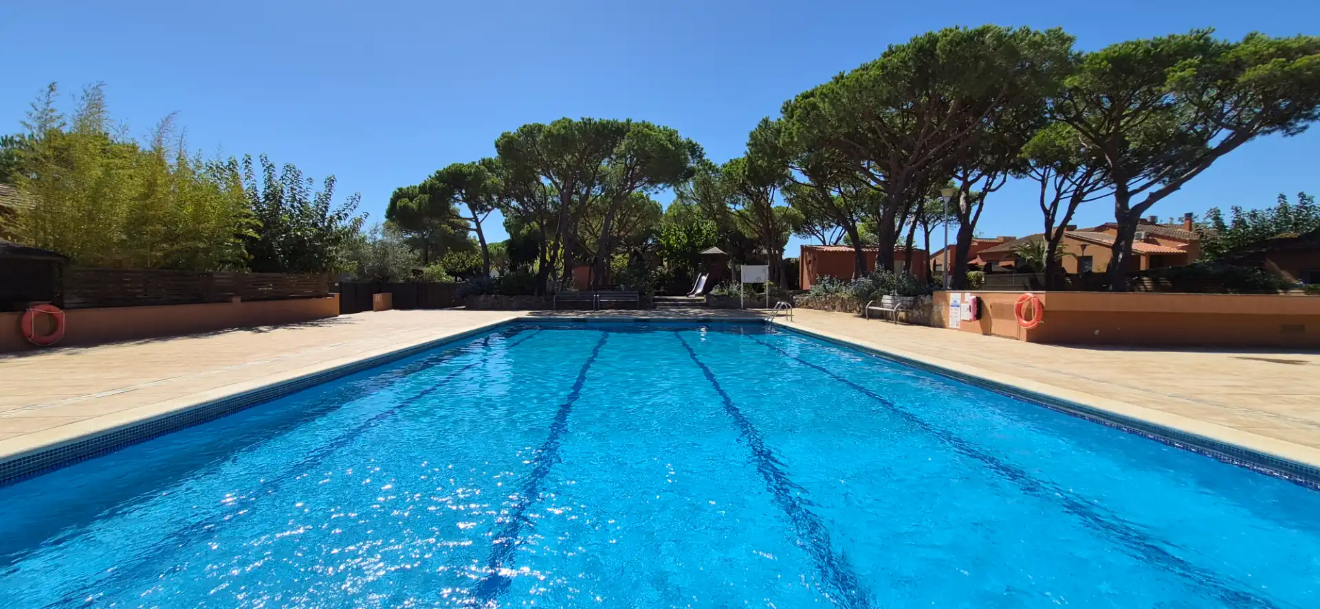 Schwimmbecken von Wohnung zum Verkauf in El Mas Pinell