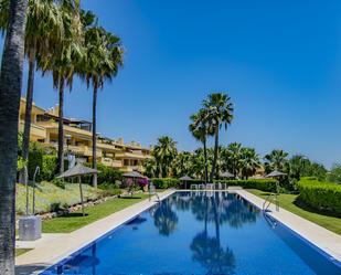 Jardí de Àtic en venda en Marbella amb Aire condicionat, Terrassa i Piscina