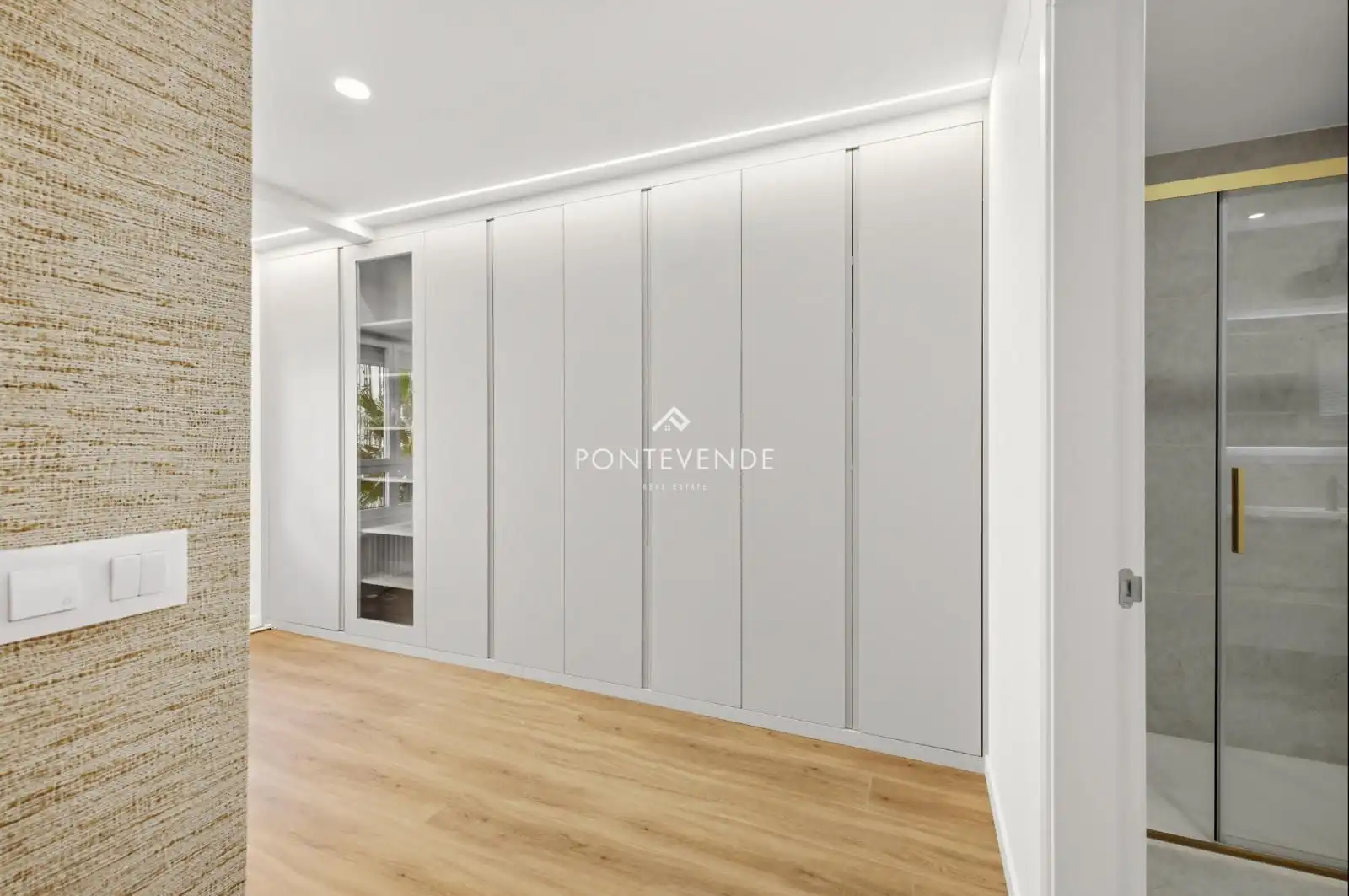 Bedroom of Flat for sale in Pontevedra Capital   with Heating and Storage room