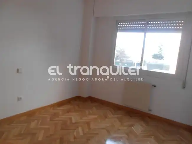 Dormitori de Pis en venda en Madrid amb Aire condicionat, Parquet i Piscina