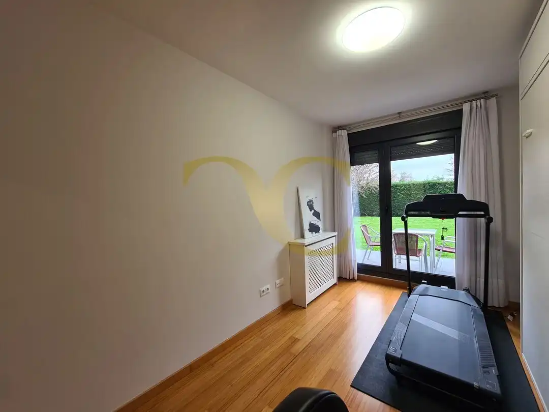 Garten von Wohnung zum Verkauf in Oviedo  mit Heizung, Privatgarten und Terrasse