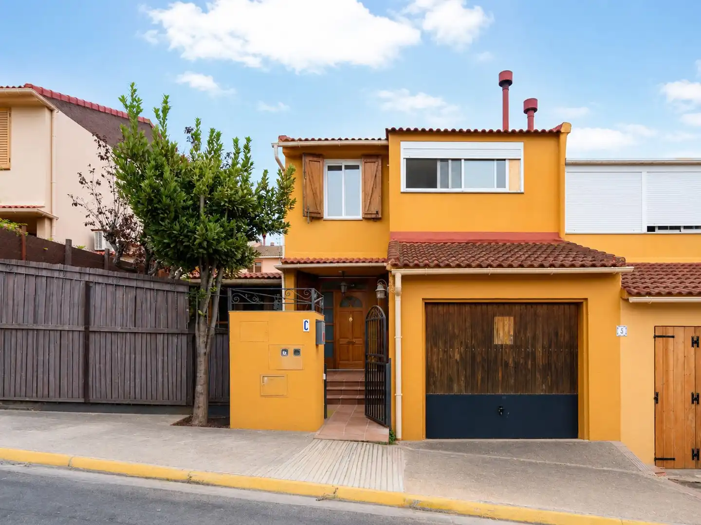 Exterior view of Detached homes for sale in Els Pallaresos  with Air Conditioner, Heating and Private garden