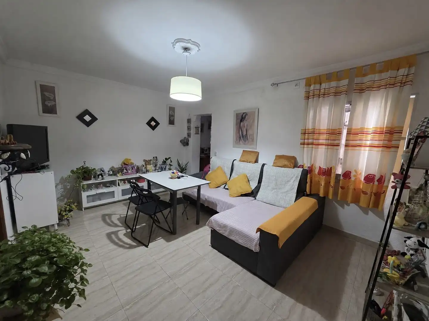 Sala de estar de Piso en venta en Lora del Río con Terraza y Trastero