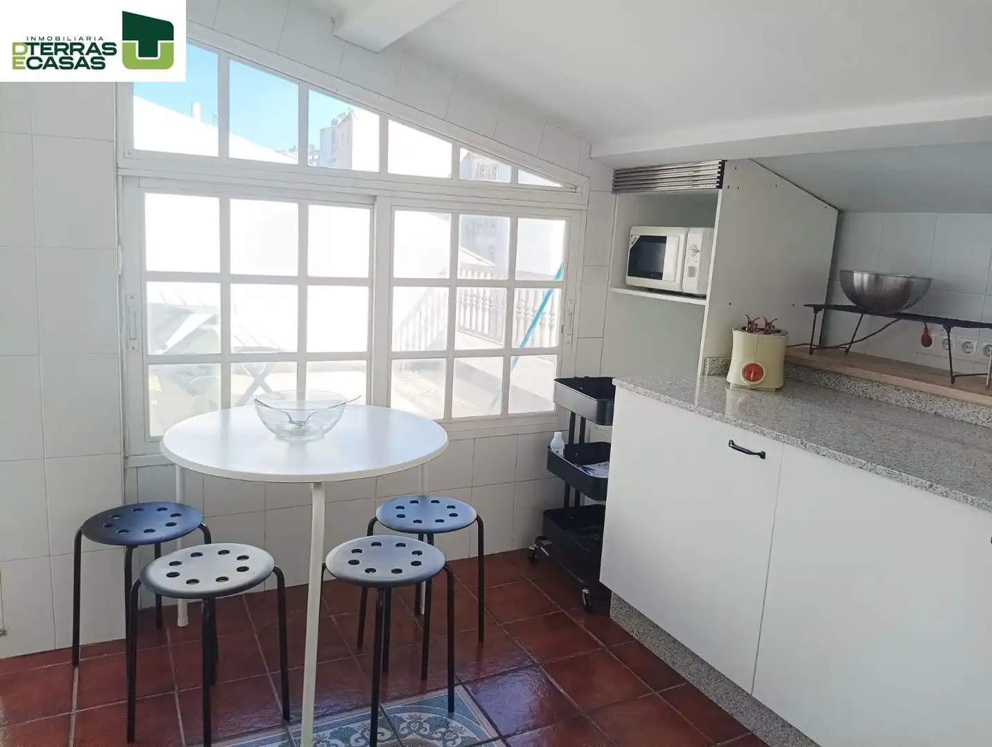 Cocina de Ático de alquiler en Pontevedra Capital  con Calefacción, Terraza y Amueblado