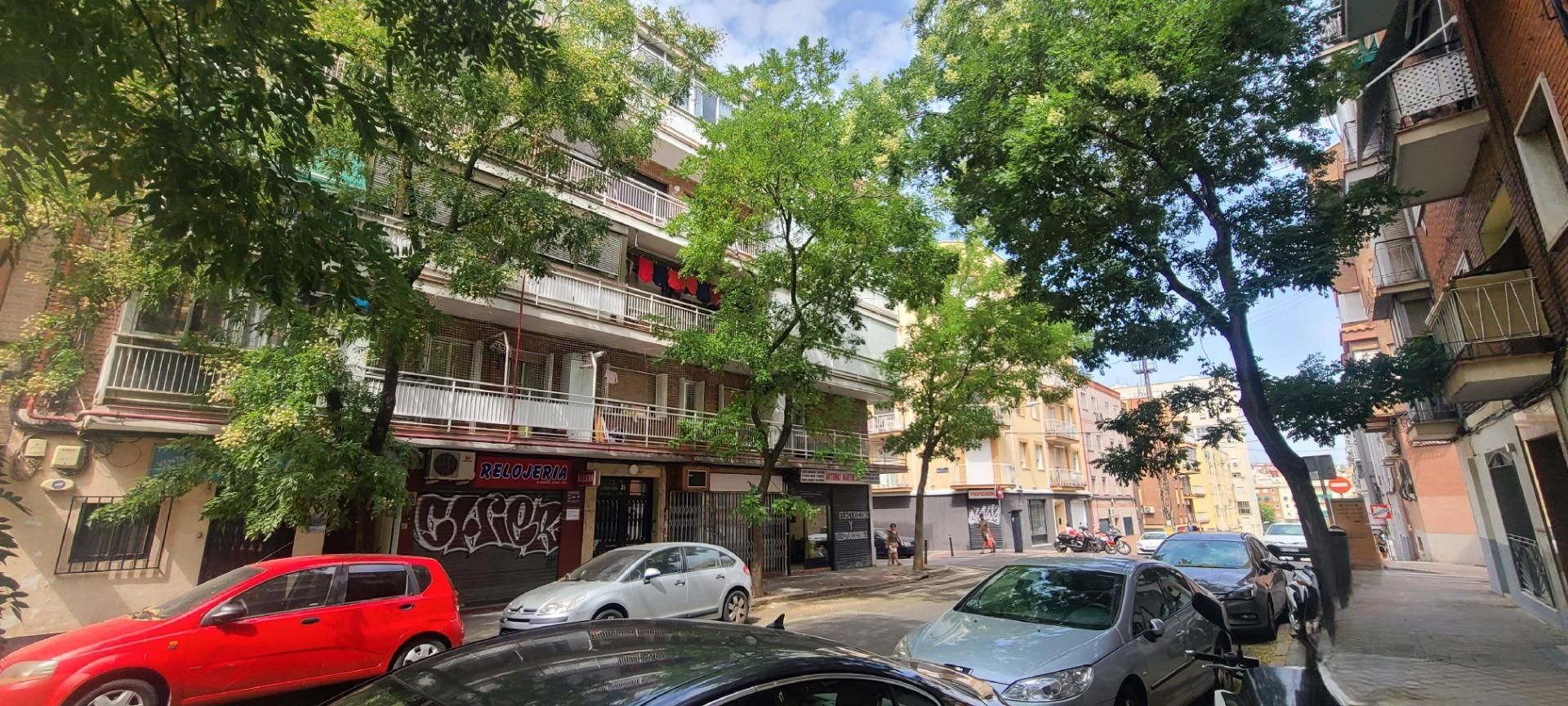Vista exterior de Piso en venta en  Madrid Capital con Parquet