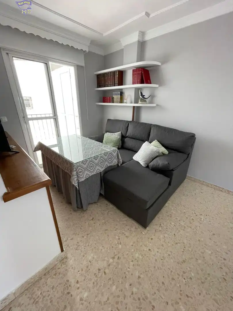 Sala d'estar de Casa adosada de lloguer en Arcos de la Frontera amb Aire condicionat, Terrassa i Moblat