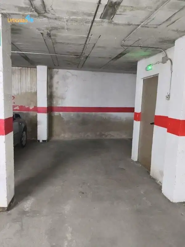 Parkplatz von Garage zum Verkauf in Badajoz