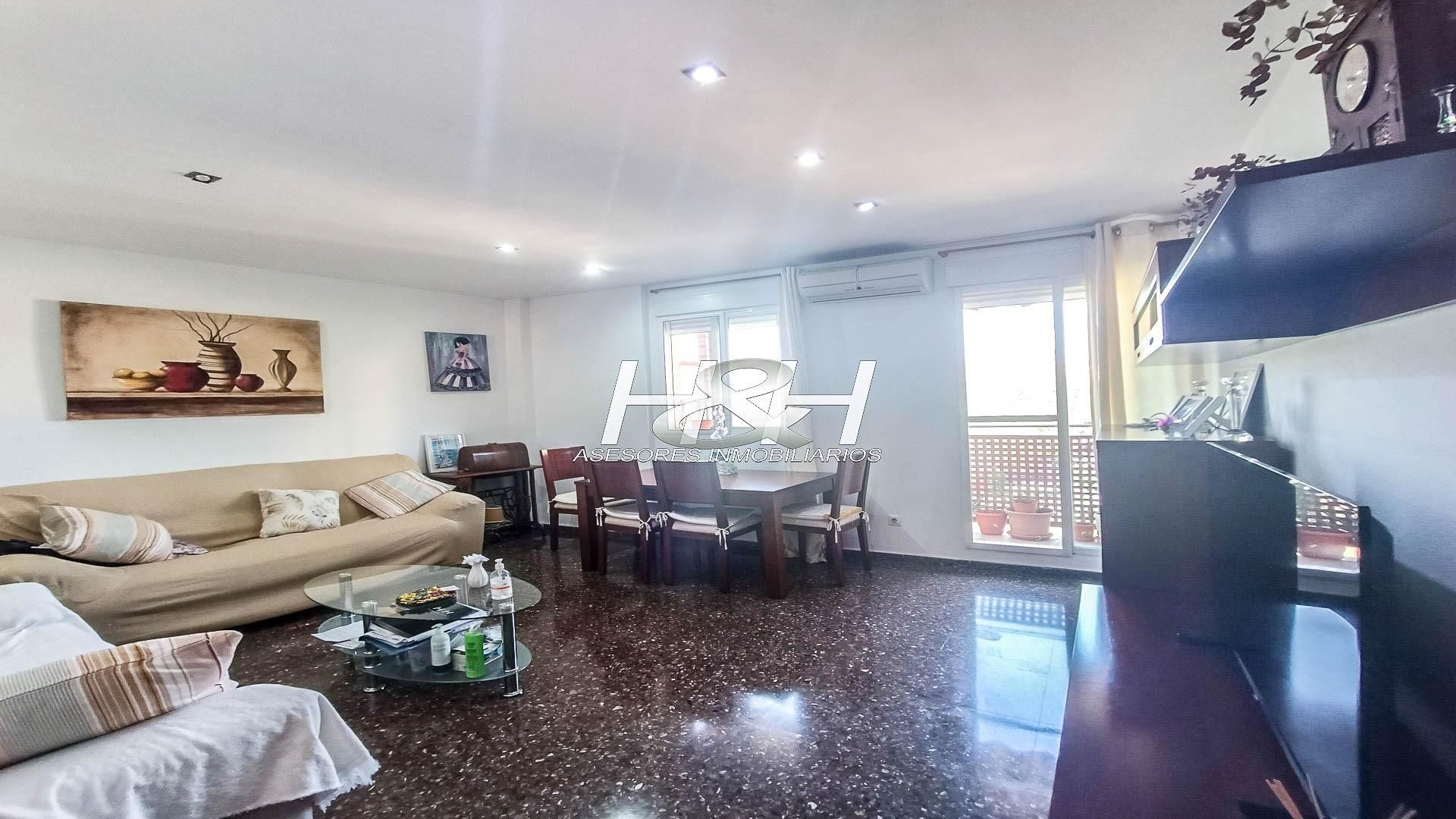 Sala d'estar de Dúplex en venda en Burjassot amb Aire condicionat, Calefacció i Balcó