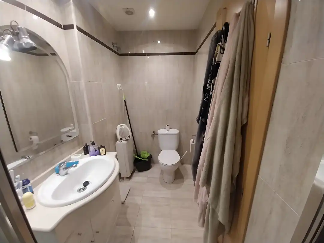 Baño de Planta baja en venta en Alcalá de Henares con Aire acondicionado, Calefacción y Amueblado