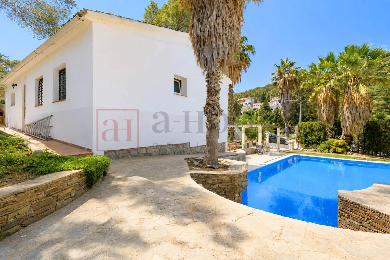Vista exterior de Casa o chalet en venta en Olivella con Parquet, Terraza y Piscina