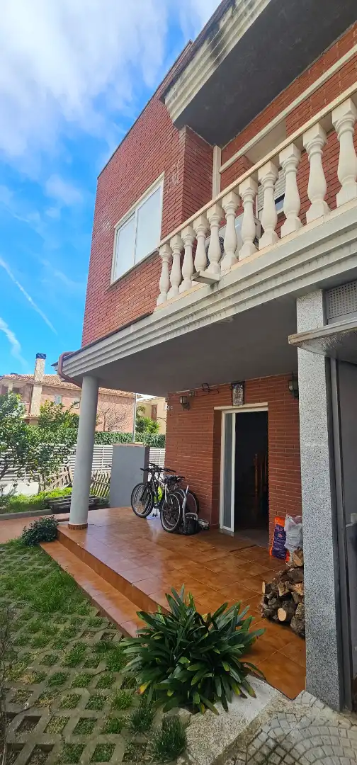 Casa pareada con terraza en venta en Vilafortuny - Cap de Sant Pere, imagen 2