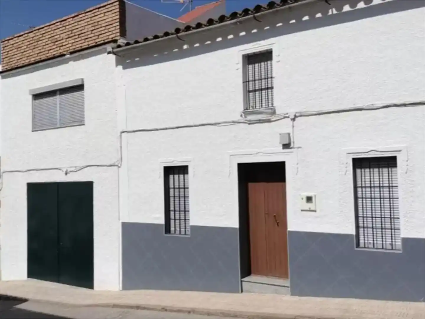 Vista exterior de Planta baixa en venda en Valverde de Llerena amb Traster i Moblat