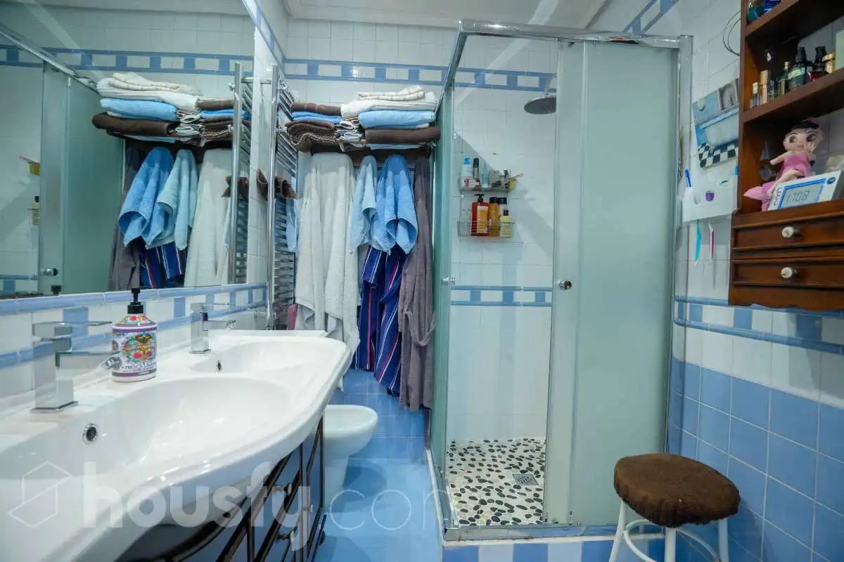 Baño de Ático en venta en Madrid con Aire acondicionado, Calefacción y Parquet