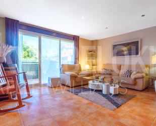 Sala d'estar de Casa adosada en venda en Alesanco amb Terrassa i Balcó