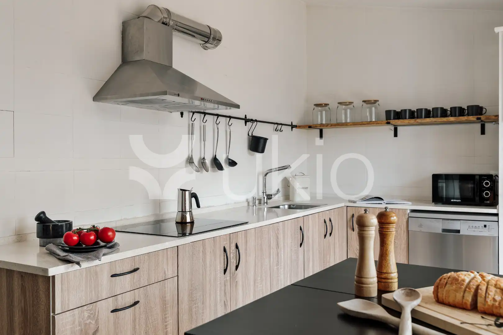 Cocina de Apartamento de alquiler en Barcelona con Aire acondicionado, Calefacción y Terraza