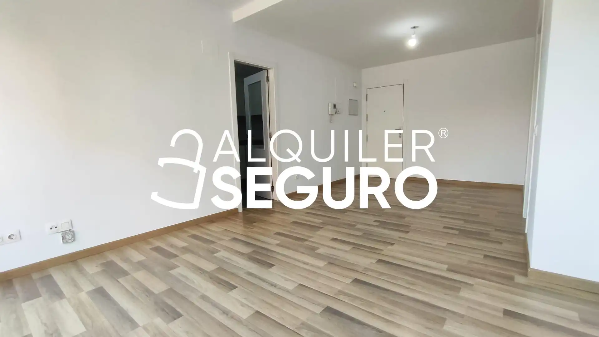 Flat for rent in Torrent  with Air Conditioner and Storage room