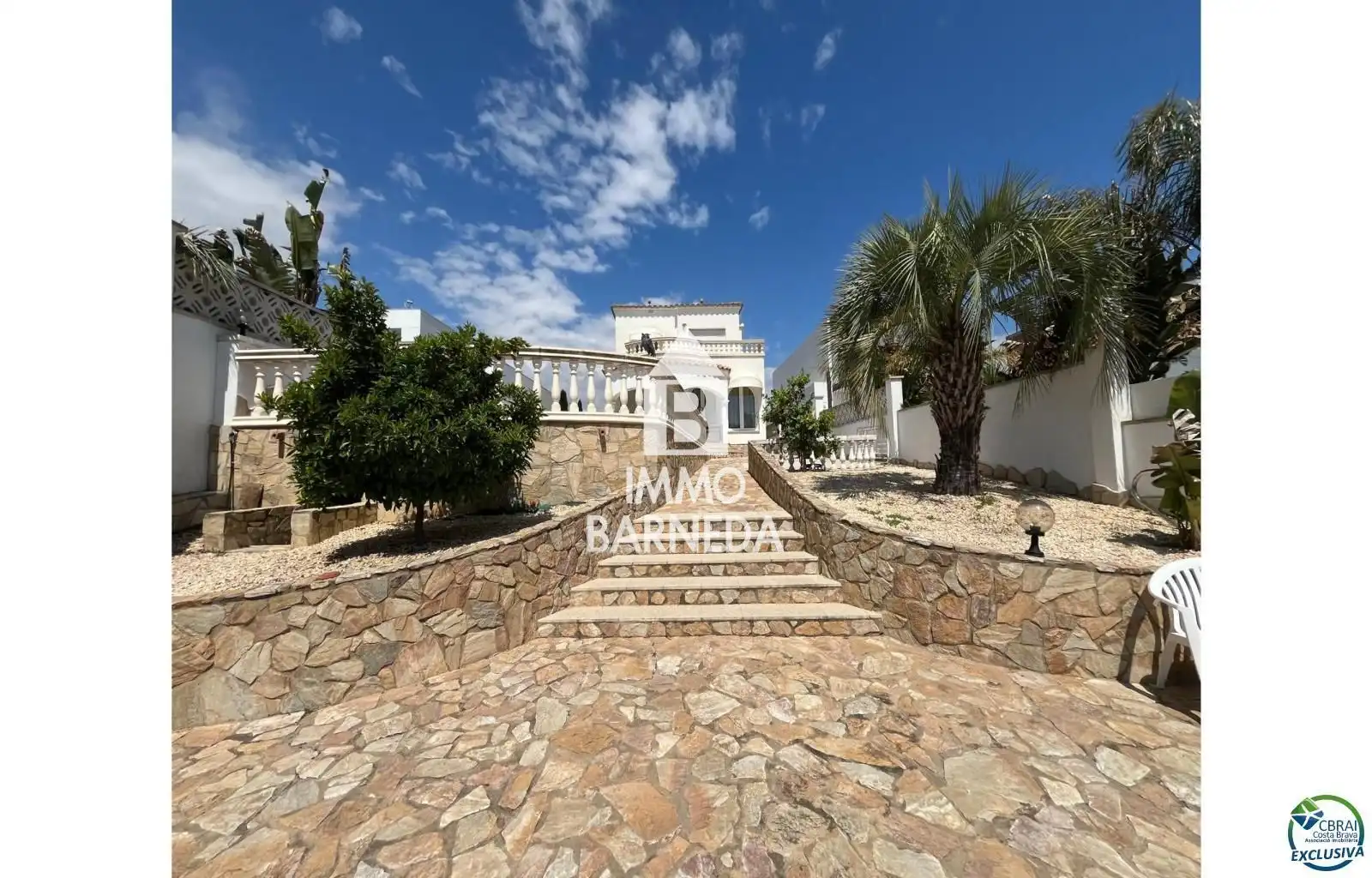 Vista exterior de Casa o xalet en venda en Empuriabrava amb Calefacció, Jardí privat i Terrassa