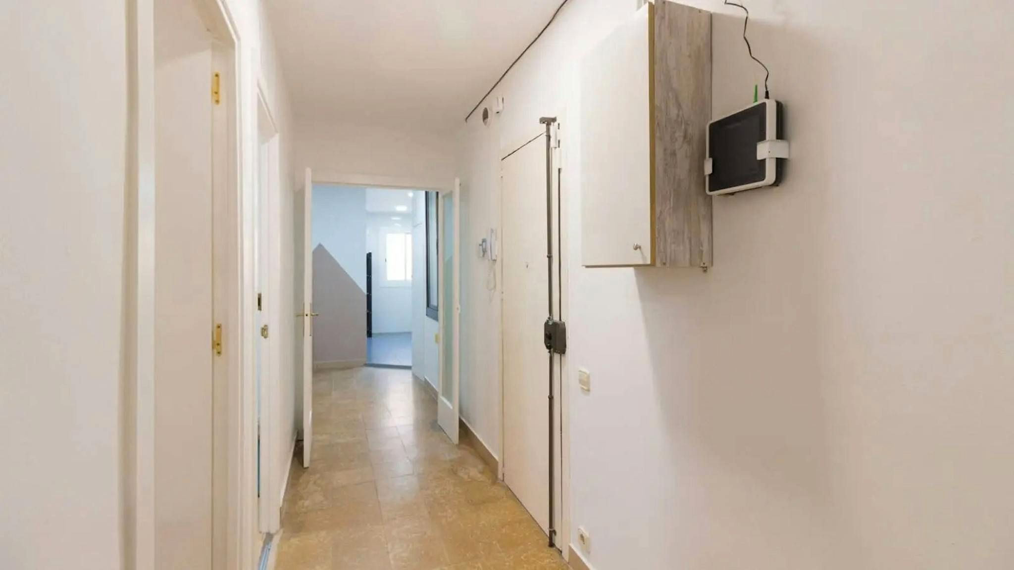 Flat to share in  Barcelona Capital  with Washing machine