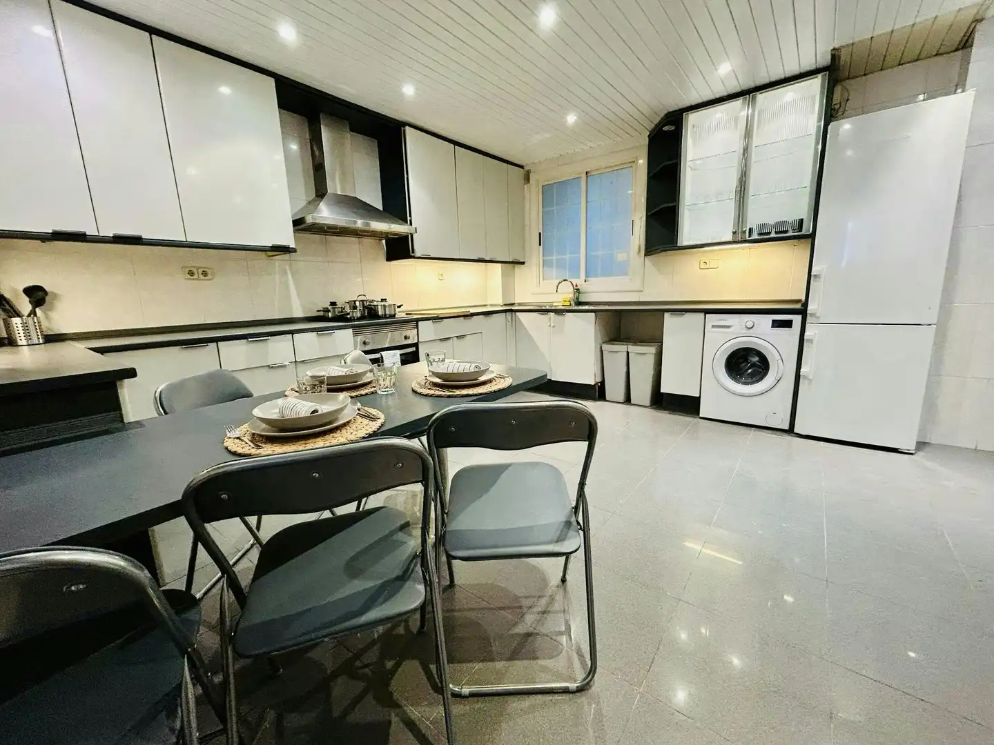 Kitchen of Flat for share in Barcelona  with Heating, Furnished and Washing machine