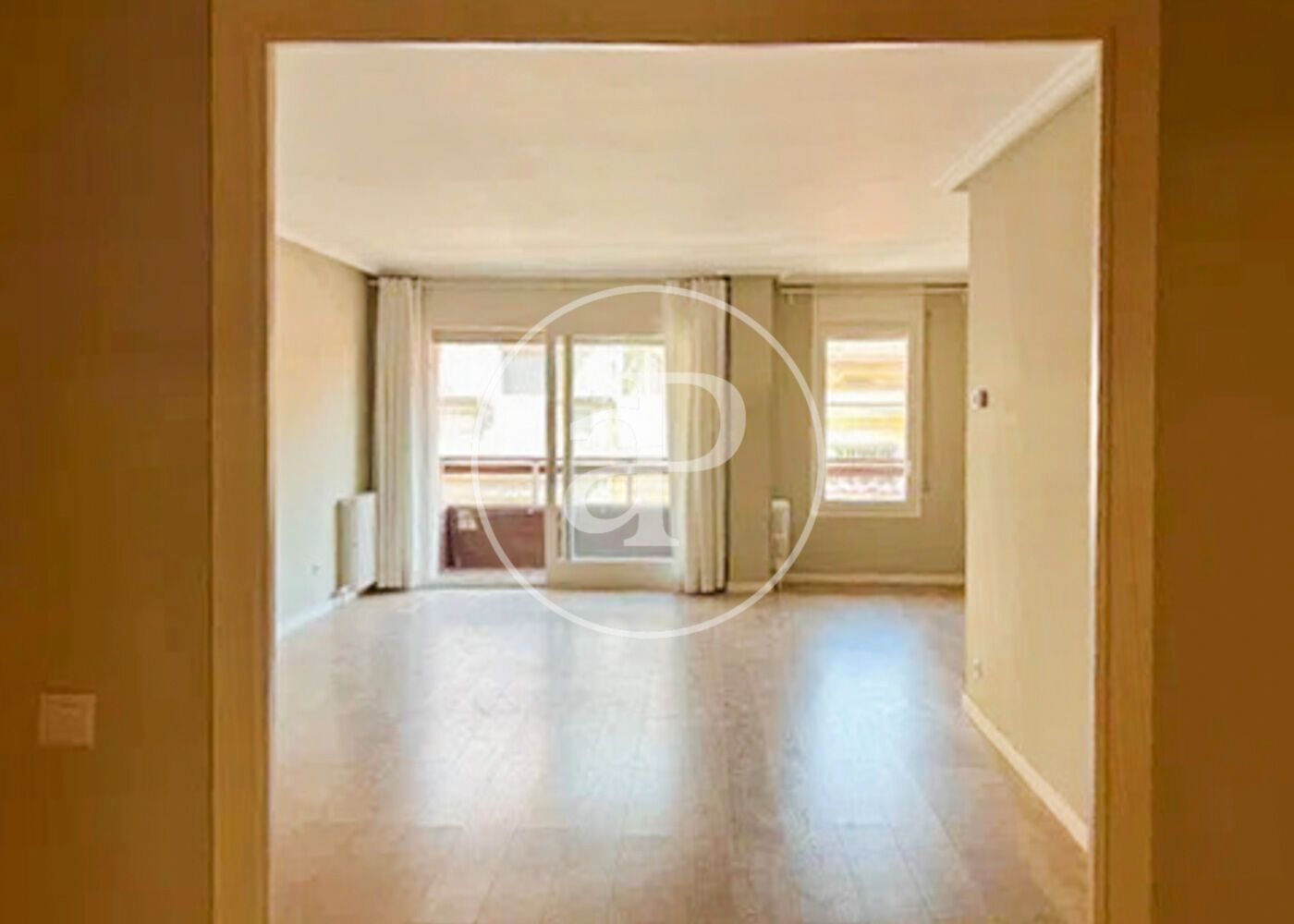 Vista exterior de Piso de alquiler en  Barcelona Capital con Aire acondicionado, Calefacción y Amueblado