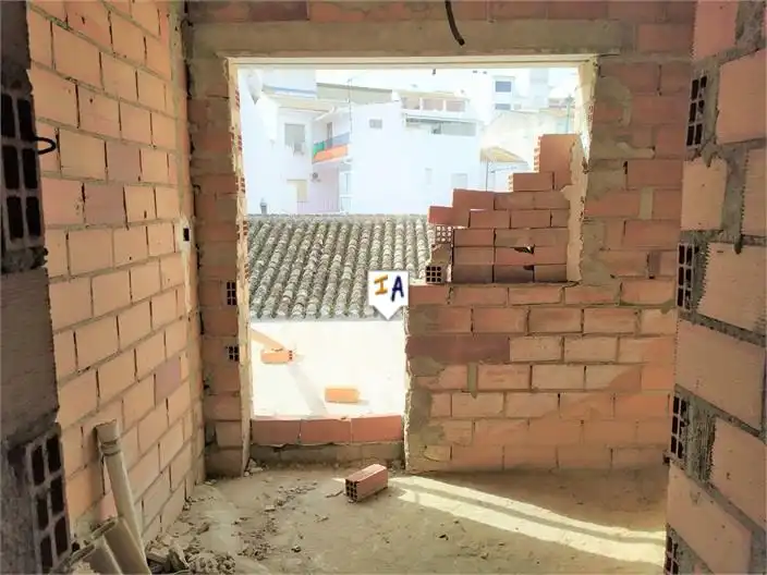 Casa adosada en venta en Iznájar